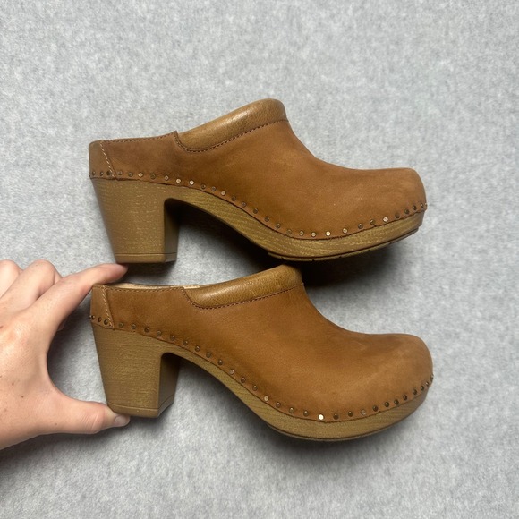 Dansko Shoes - Dansko Sammy Nubuck Leather Womens 36/US 5.5 Tan Brown Studded Block Heels